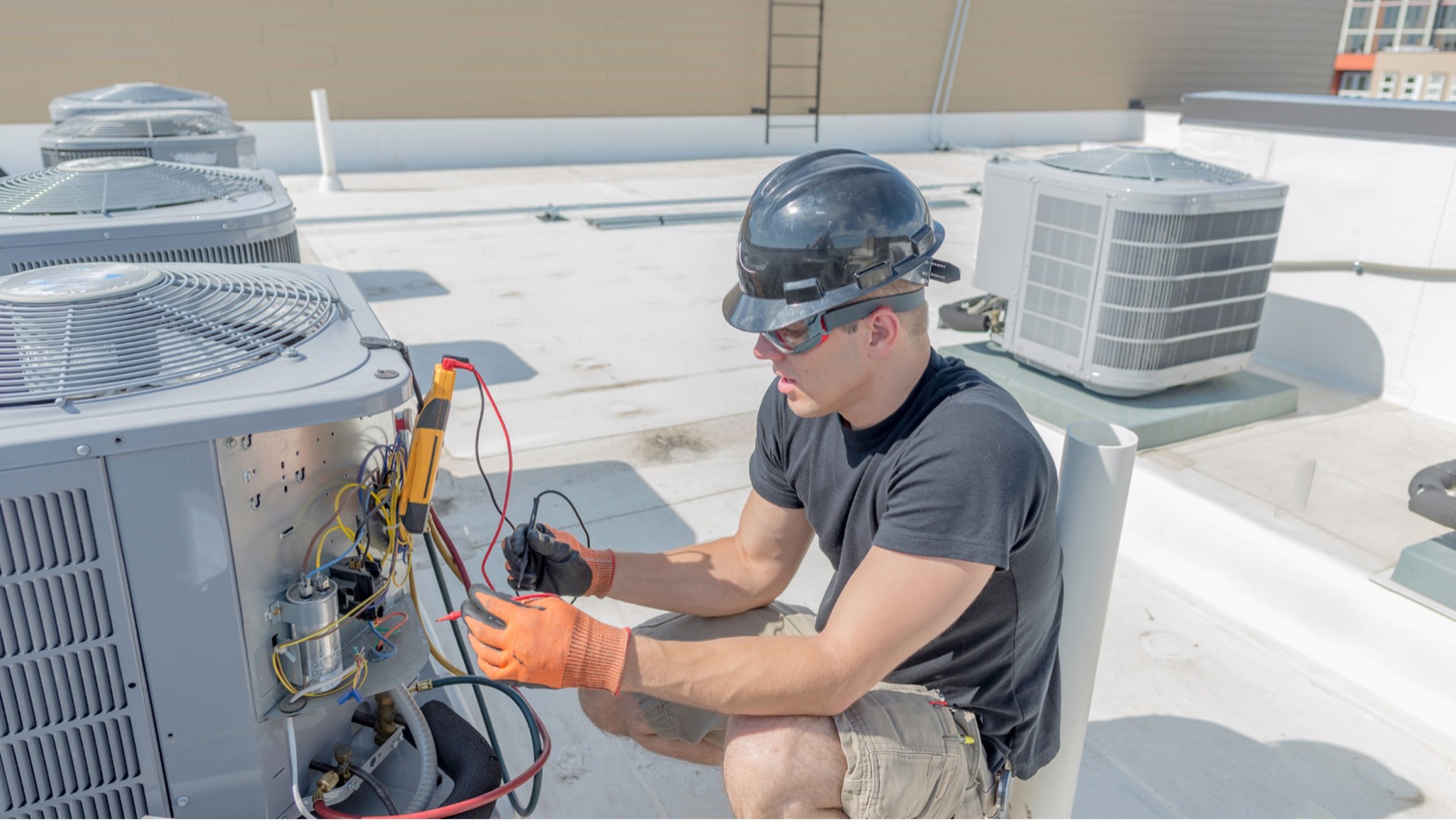 You are currently viewing <strong>What Do HVAC Technicians Do During Routine Maintenance?</strong>